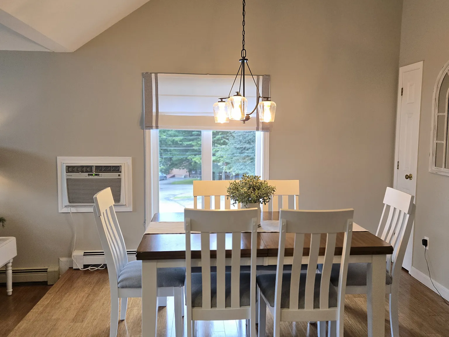 738 Weirs Blvd — Photo 4