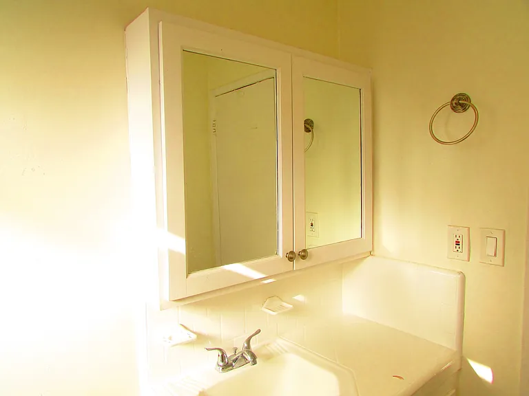 1756 N Gramercy Pl — Photo 13