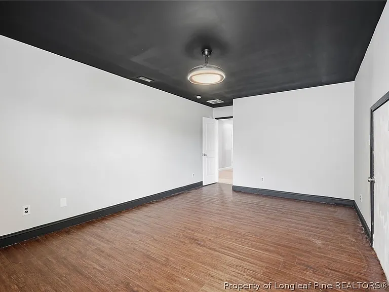 1541 Gallant Fox Ct — Photo 37