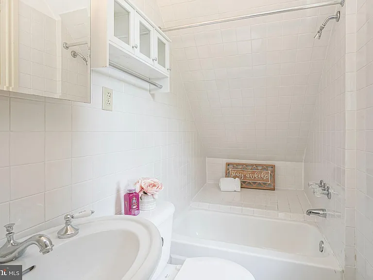 315 Chestnut St — Photo 26