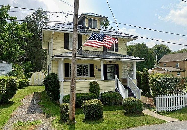 2nd image of 127 Piper St