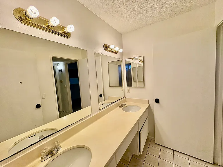 8505 Columbus Ave #106 — Photo 20