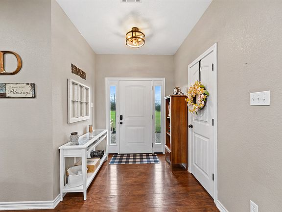 3rd image of 925 Wild Rd