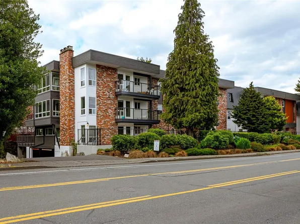 1725 Cedar Hill Cross Rd #309, Saanich, BC V8P 2P8