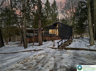 2329 Cramer Ct, Bushkill, PA 18324