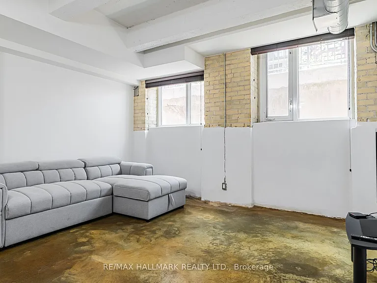201 Carlaw Ave #L06 — Photo 10