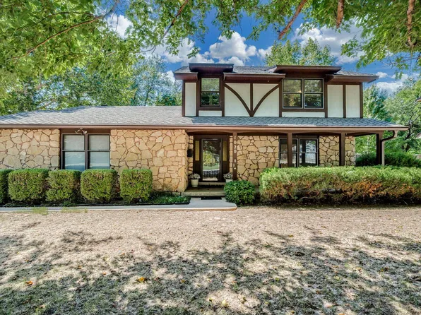 1020 E James St, Derby, KS 67037