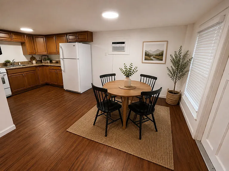 111 Cedar St — Photo 6