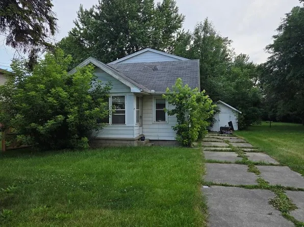 2051 Orpington Dr, Troy, MI 48083
