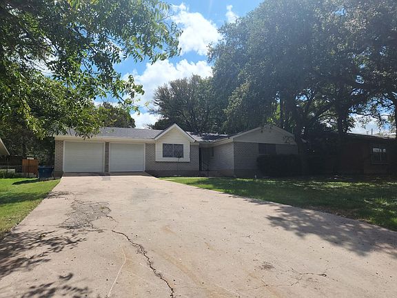 2nd image of 1006 Nancy Beth Dr