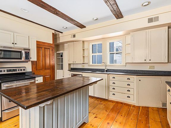 3rd image of 38 Main Street