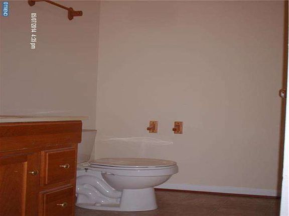 5th image of 2523 Dupont St