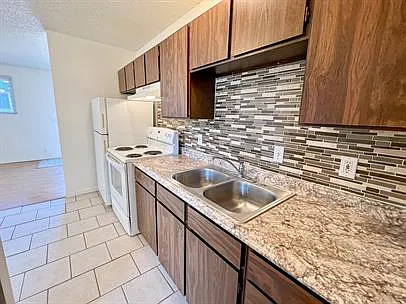 2208 Campus Drive - 1 — Photo 4