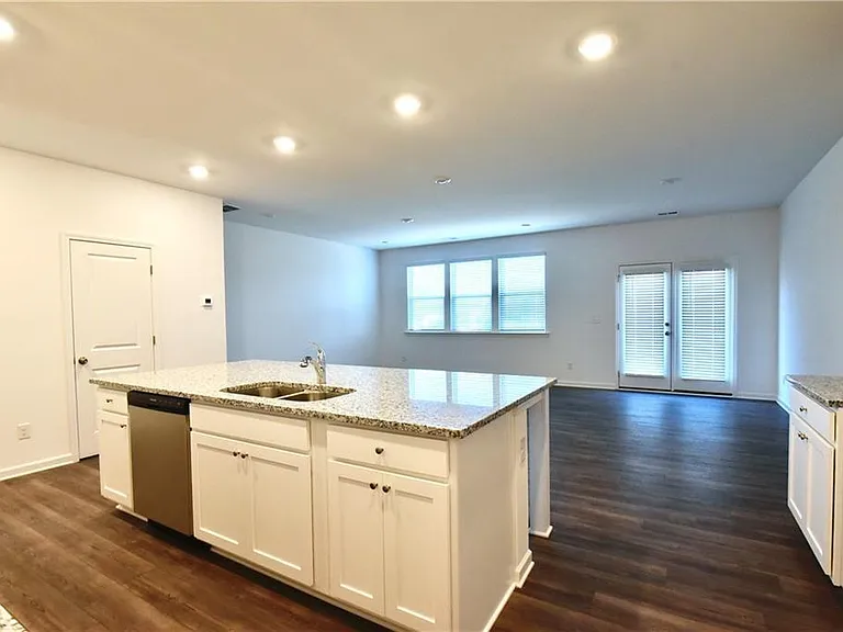 140 Star Ct — Photo 5
