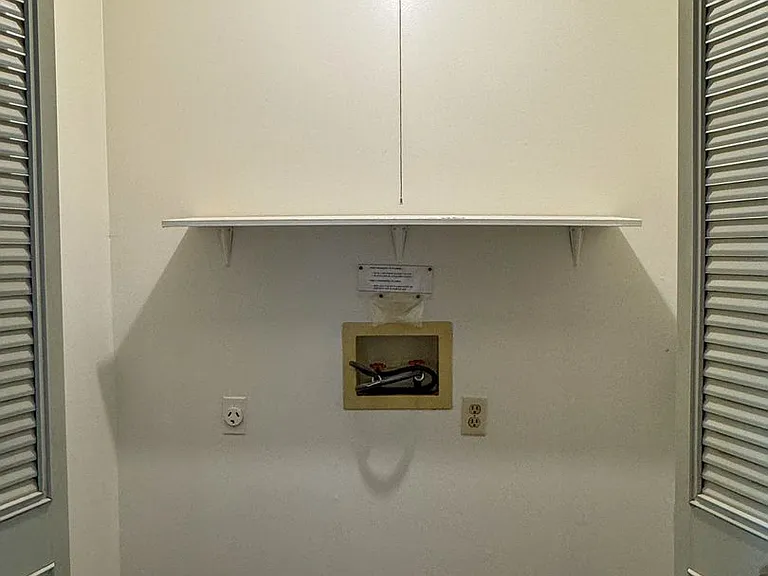 310 Kent Ave — Photo 8