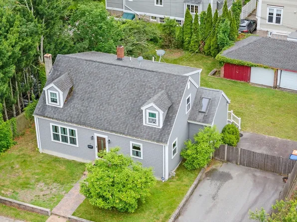 37 Orchard St, New Bedford, MA 02740