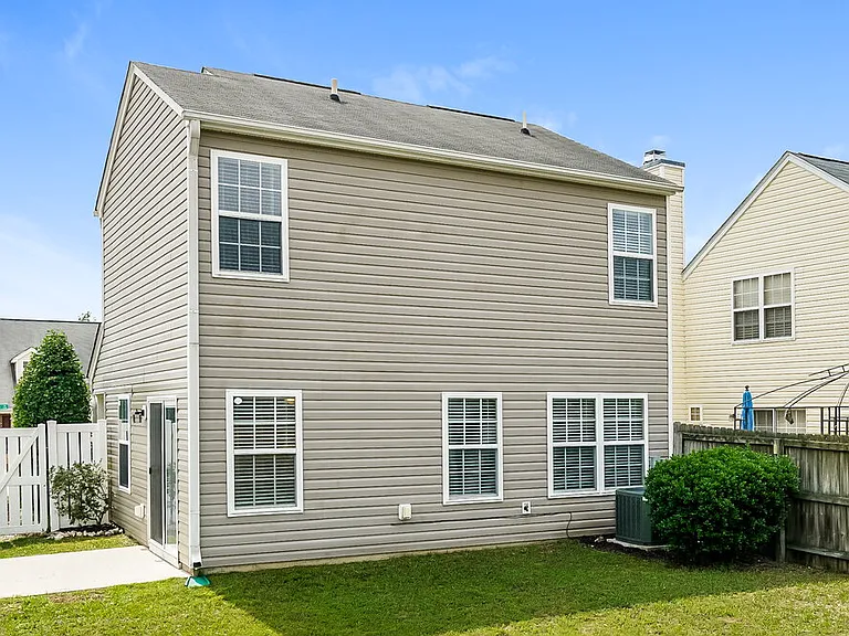 8145 Wesley Farm Dr — Photo 17