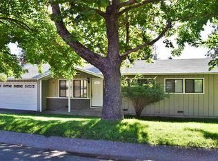318 Hillcrest Dr, Yreka, CA
