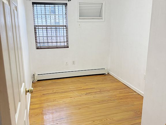 4th image of 10318 Van Wyck Expy Floor 1