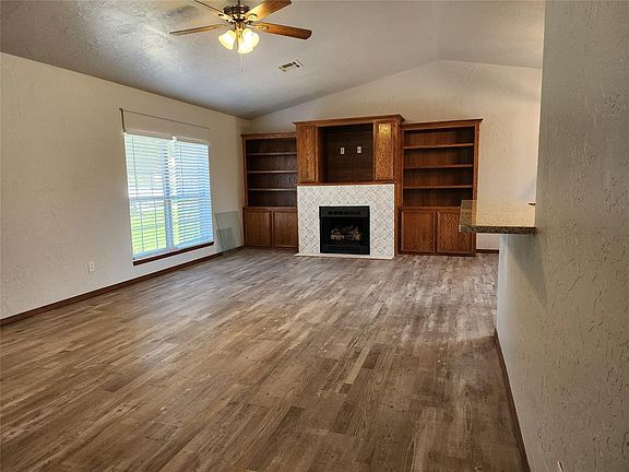 2nd image of 608 NW 22nd St