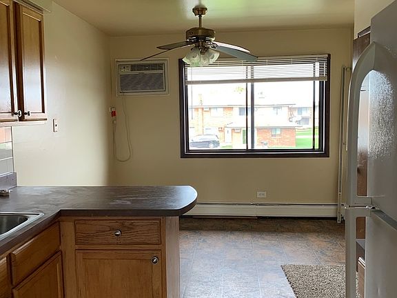 3rd image of 2460 198th St Unit 3