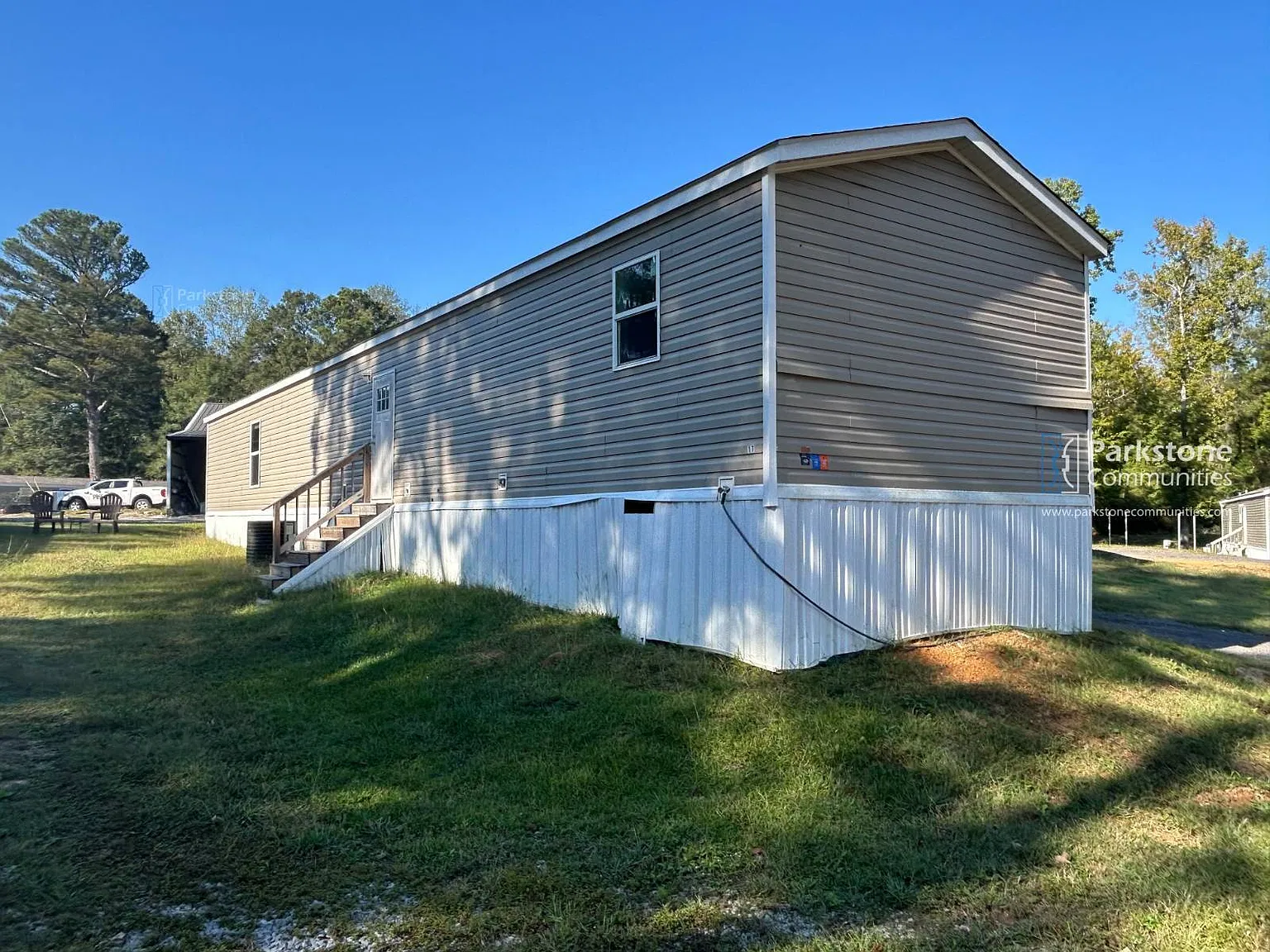 3 bed, 2.0 bath, 1140 sqft, $999 — Photo 3