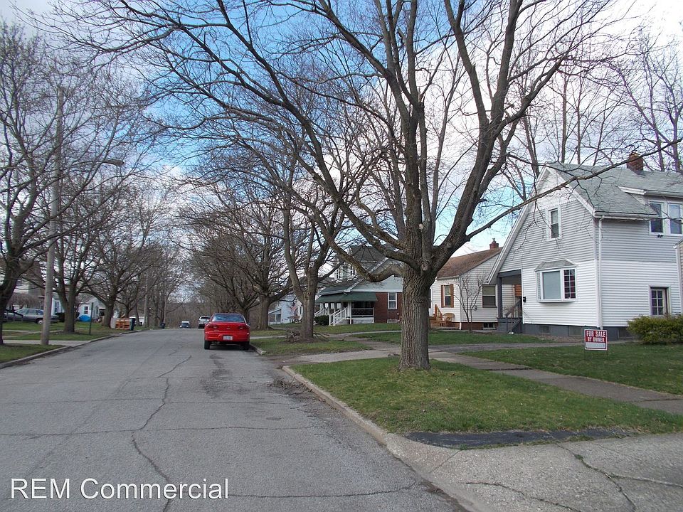 1st image of 433 Garfield St