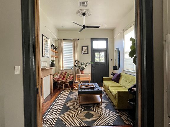 2nd image of 2752 Orleans Ave #2752
