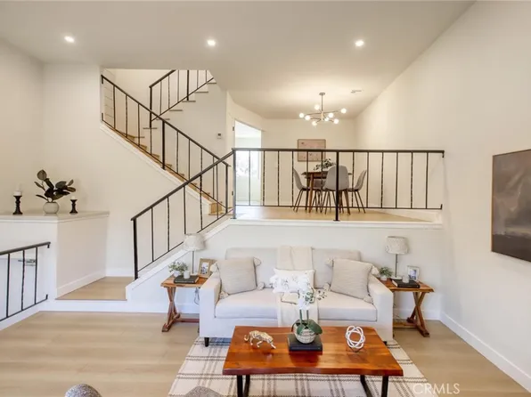 10141 Samoa Ave Unit 25, Tujunga, CA 91042