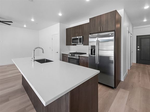 2nd image of 740 Blue River Parkway UNIT A25