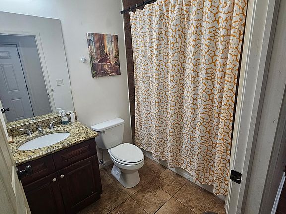 5th image of 128 Astoria Pl #B