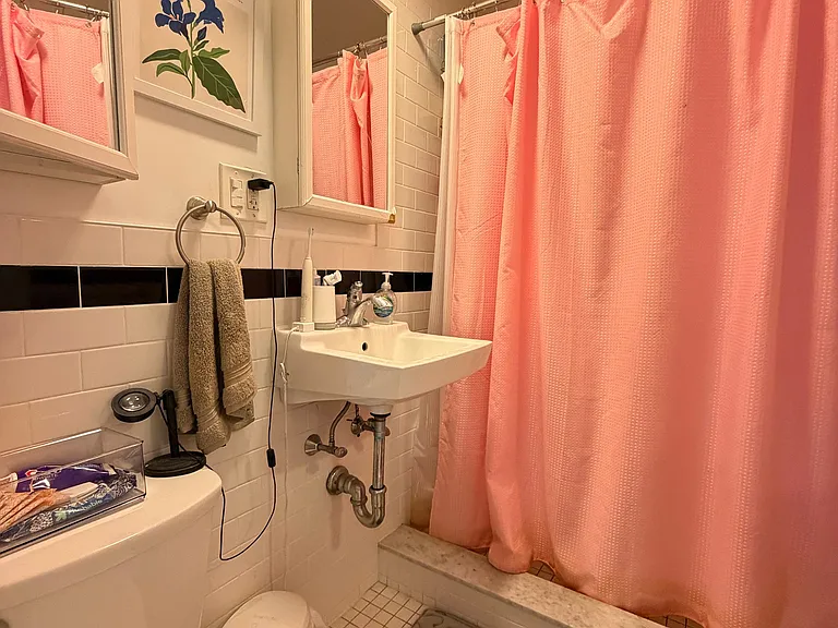 15 Euston Rd #10A — Photo 6