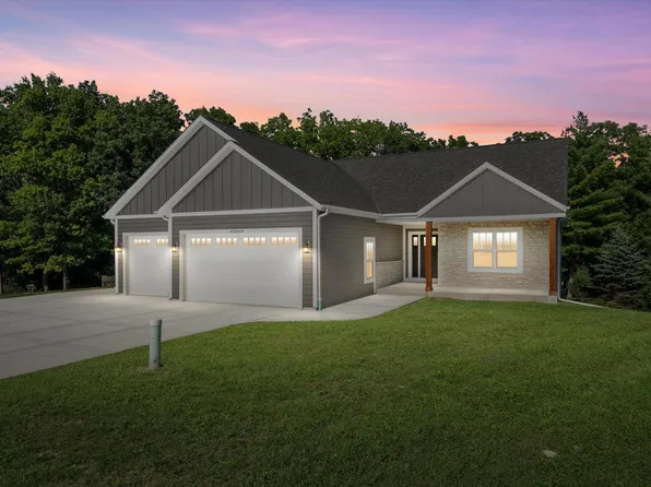 W332N4518 Grace COURT, Nashotah, WI 53058