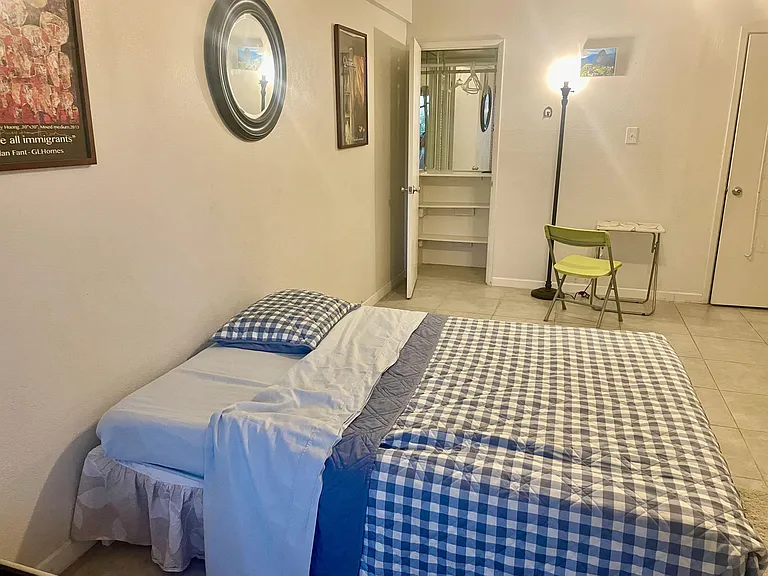 The house has the basics to stay for a few nights on your way to continue your journey.