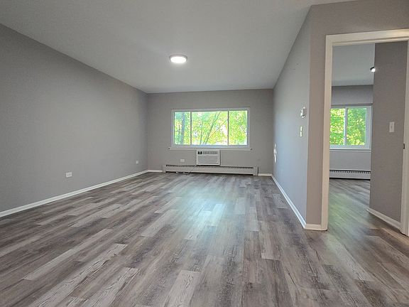 5th image of 805 N Court St #106