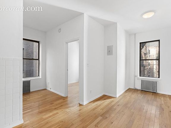 4th image of 179 Prince St APT 12