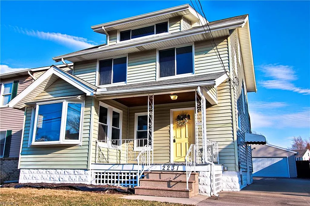 2231 W Erie Ave photo 1