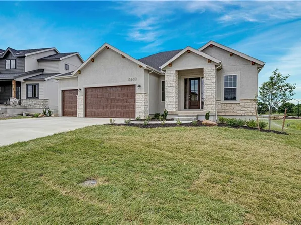 15260 W 161st Ct, Olathe, KS 66062
