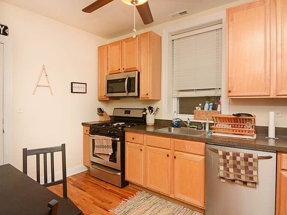 2nd image of 3833 N Paulina St #H