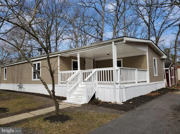 8 Cedarwood Dr, Elmer, NJ 08318