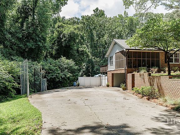 5th image of 226 Baker Street