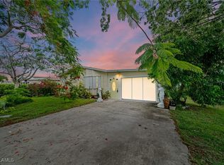 919 Manatee Rd, Naples, FL 34114