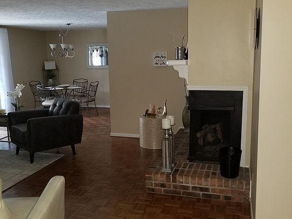 5th image of 7202 Chimney Rock Ct