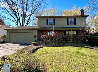 306 S Wulff St, Cary, IL 60013