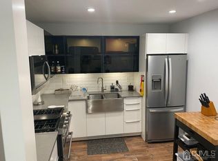 352 College Dr, Edison, NJ 08817
