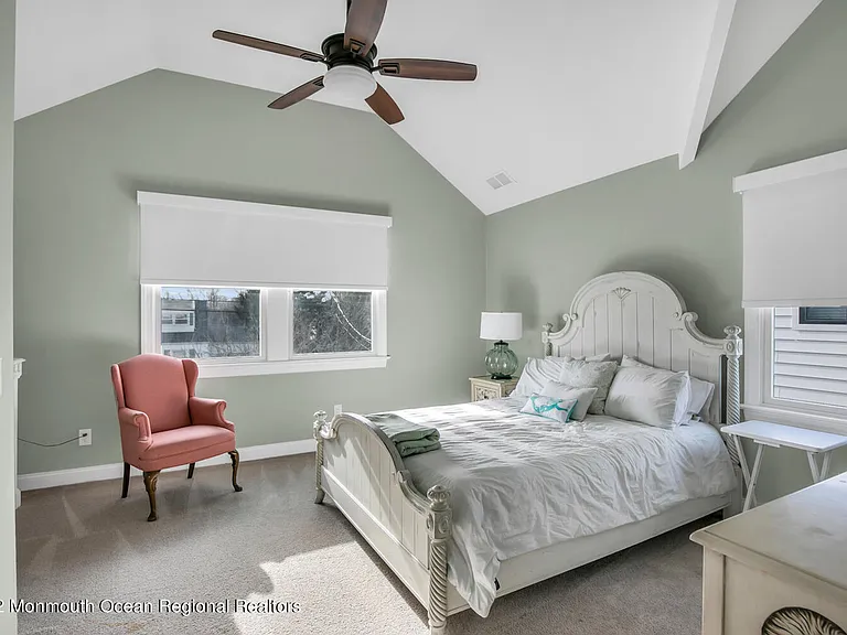 812 Claridge Dr — Photo 19