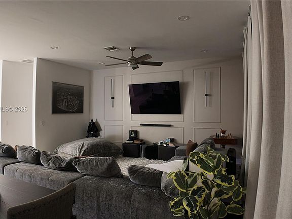 3rd image of 1831 SW 48th Ave