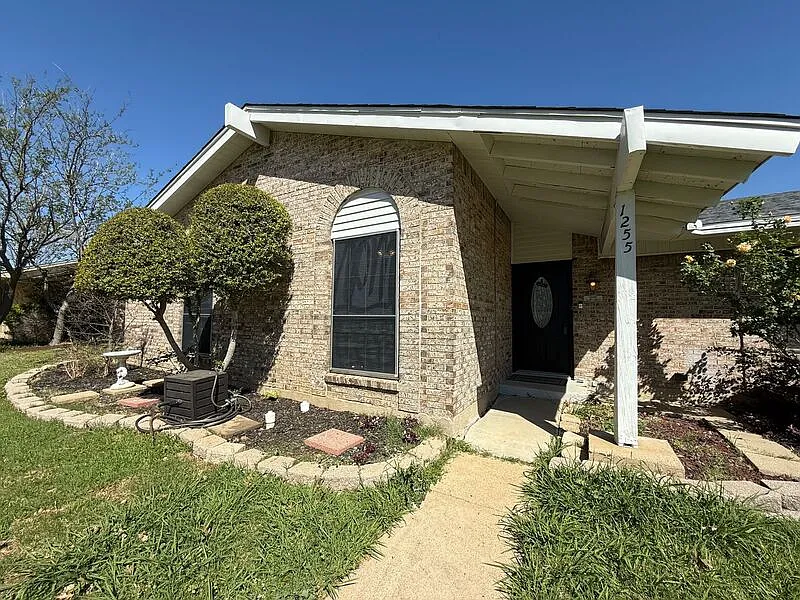 Building Photo - 1255 Valencia Ln