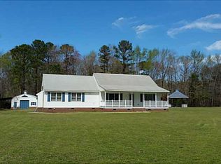 15215 Burnt Mill Ln, Windsor, VA 23487