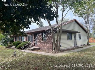 704 S Canal Rd, Lansing, MI 48917